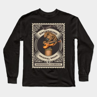 Cute Dachshund playing violin in classic circle Long Sleeve T-Shirt